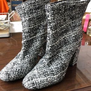 Jessica Simpson Booties size 8 NWOT black/White